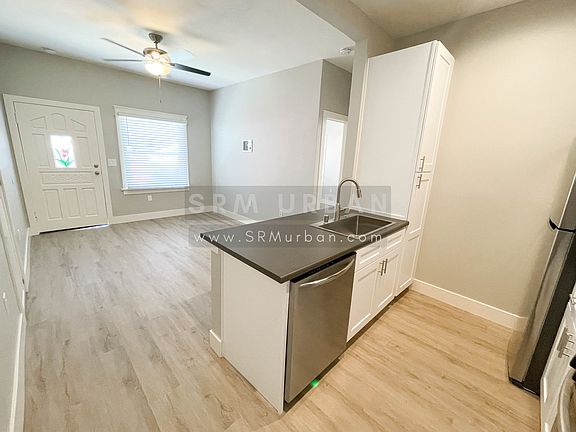 5th image of 438 W Date St APT 2