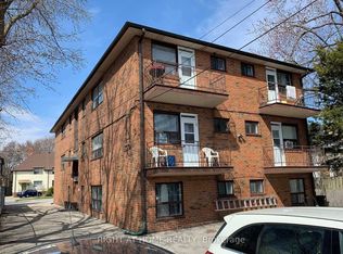 115 8th St #10, Toronto, ON M8V3C5
