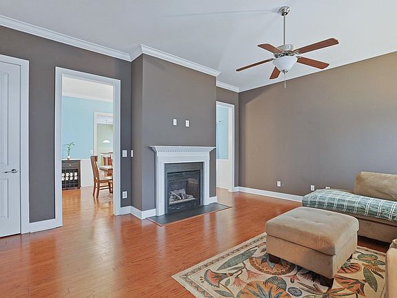 2nd image of 1516 Waverly Ave.