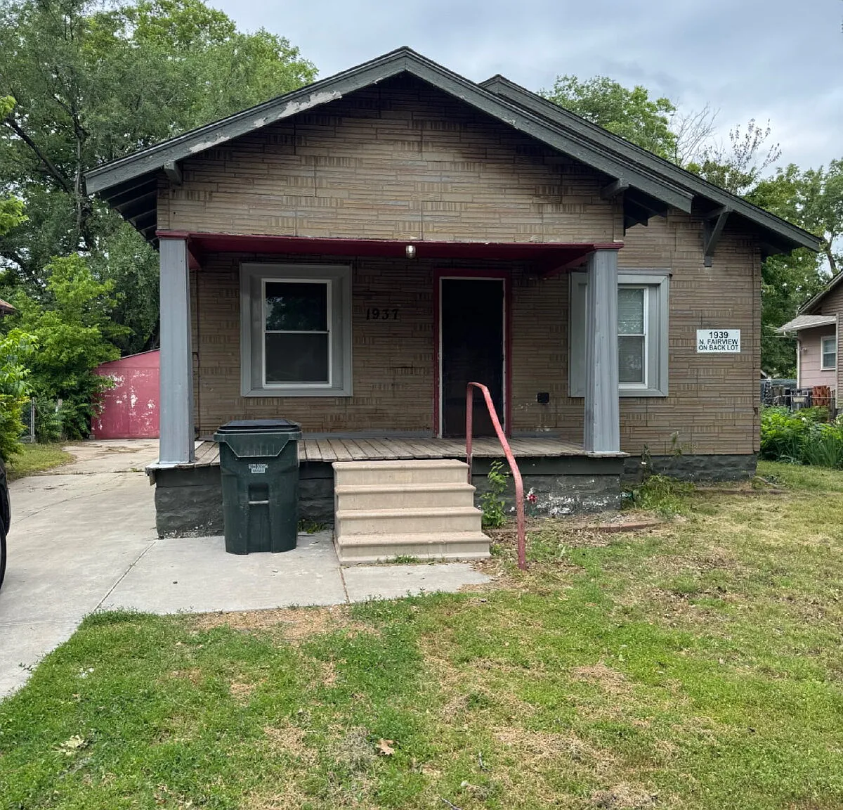 2 bed, 1.0 bath, 1282 sqft, $850 — Photo 2