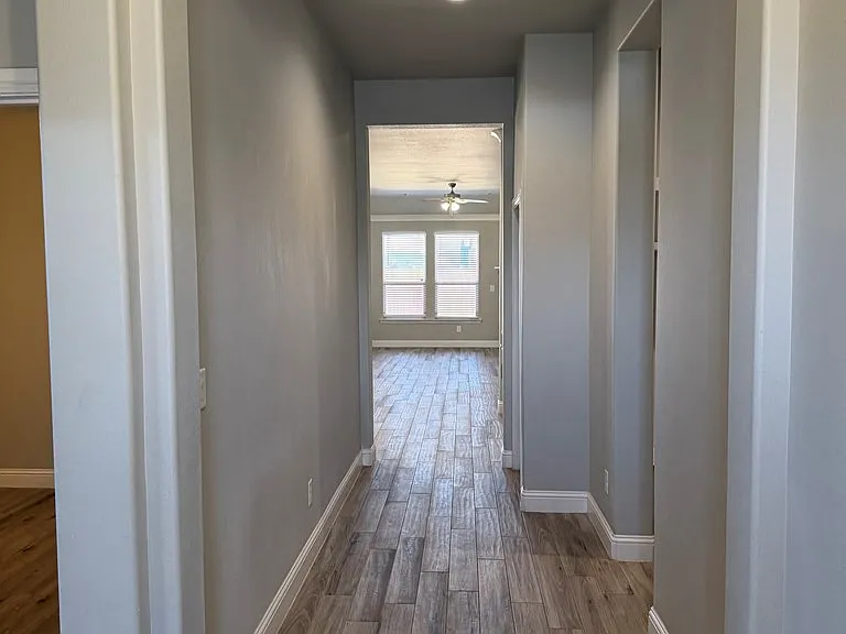 1911 Daybreak Way — Photo 2