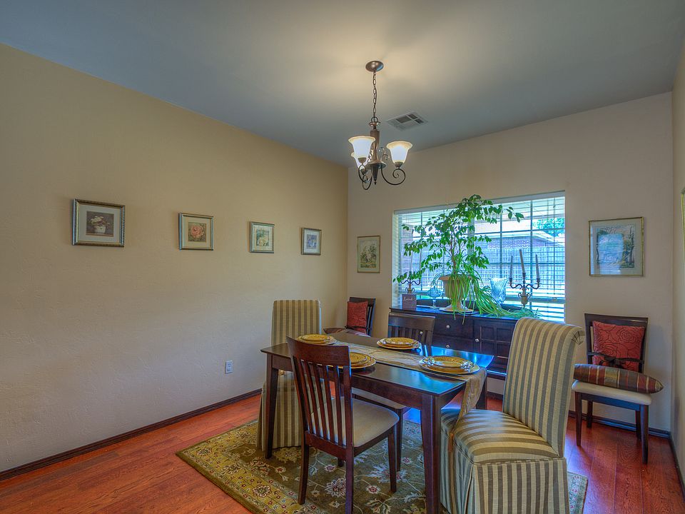 1st image of 18105 English Oak Ln