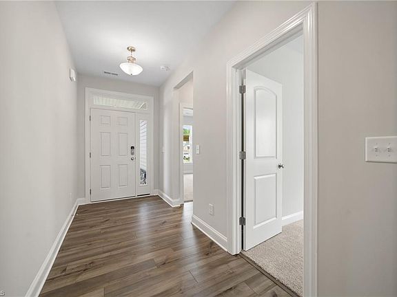 4th image of 740 Brooklet Ct
