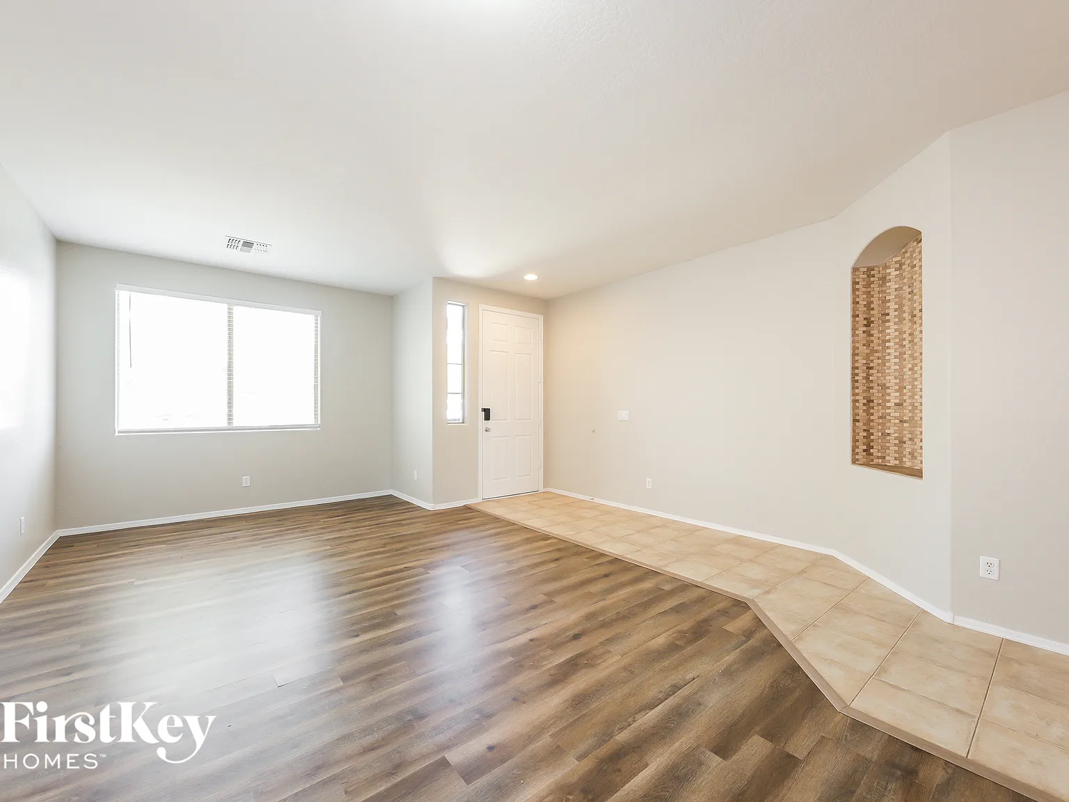 3 bed, 2.0 bath, 1873 sqft, $2,225 — Photo 4