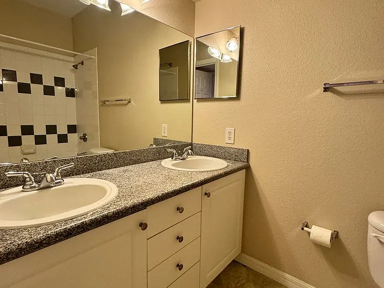 7750 Plantation Cir — Photo 34