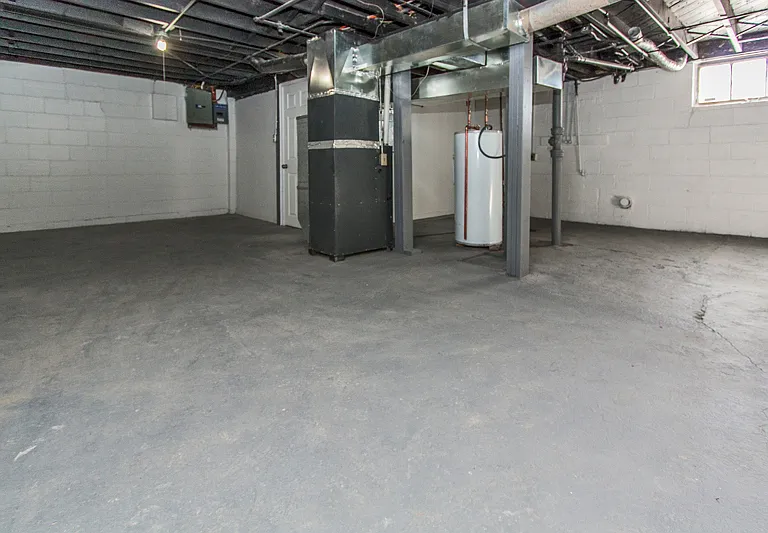 902 Titus Ave — Photo 19