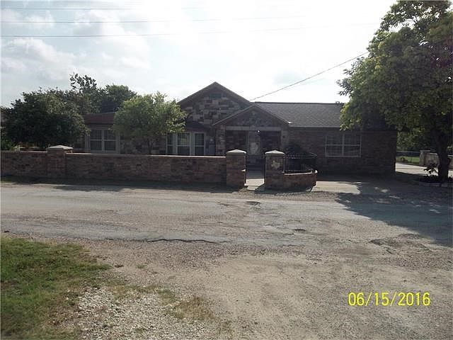 1st image of 108 N Love Ave