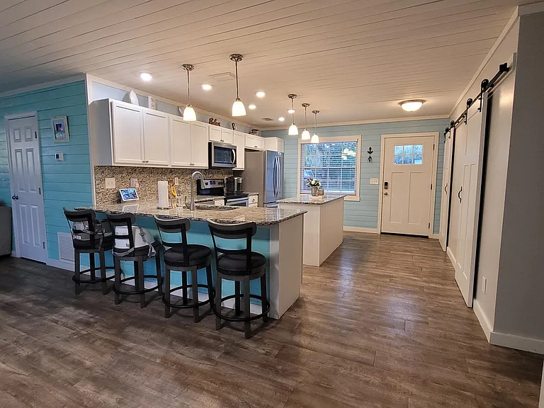 Kitchen & Entry way