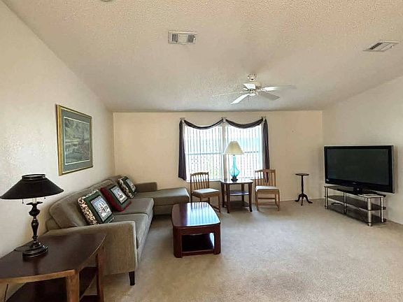 4th image of 2019 Wentworth Pl #584