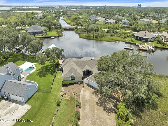 2nd image of 14710 PLUMOSA Drive