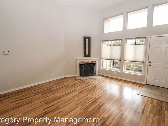 5th image of 9206 NE Juanita Dr #C3