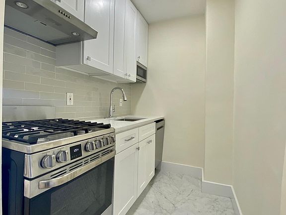 2nd image of 14935 Northern Blvd APT 6B