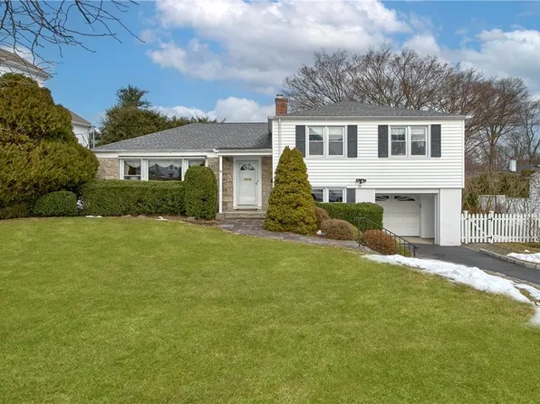 39 Parkway Drive, Rye, NY 10580