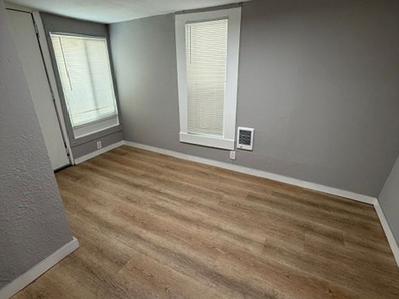 4th image of 828 21st St