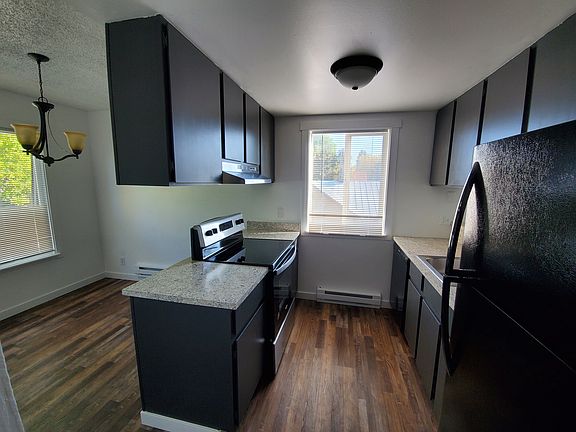 4th image of 536 6th Ave W Unit 2