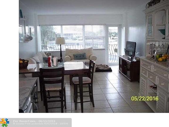 3rd image of 3250 NE 28th St APT 208