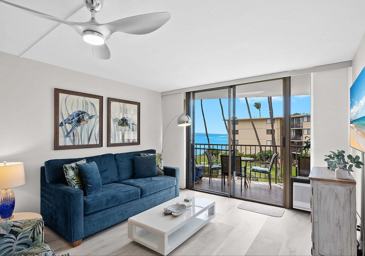 Kanai a Nalu 314 - Modern, Renovated, Oceanfront Condo, Breathtaking — Photo 2