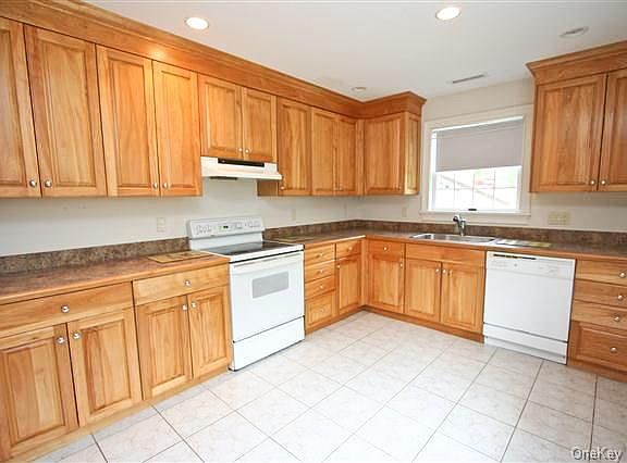 2nd image of 84 Wood St