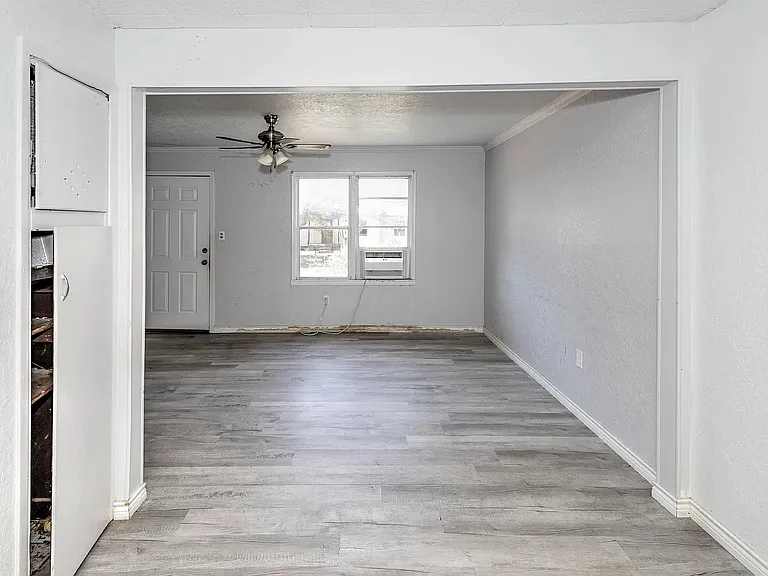 606 N I St — Photo 4
