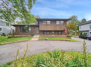 4931 Francisco Ave, Downers Grove, IL