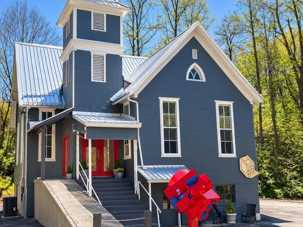 100 Rotan St, Fayetteville, WV 25840