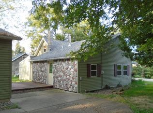 318 Cherry St W, Mazeppa, MN 55956