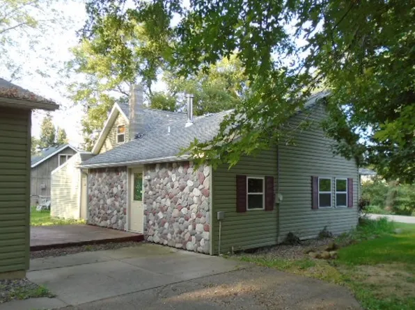 318 Cherry St W, Mazeppa, MN 55956