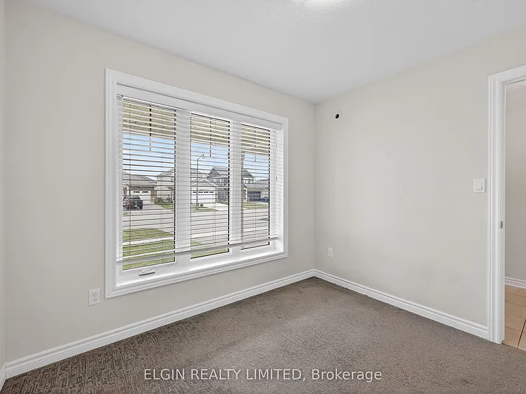 92 Renaissance Dr — Photo 5