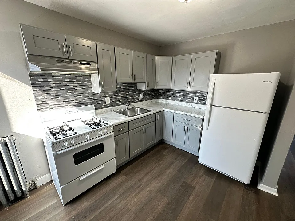 1334 Van Kirk St #2