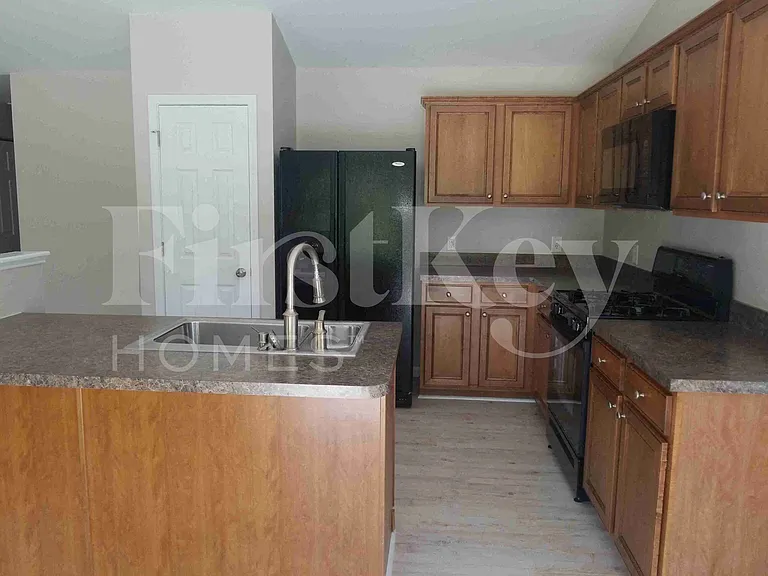 136 Rockbridge Ct — Photo 9