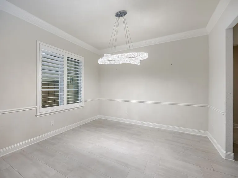 918 Sydney Ln — Photo 5