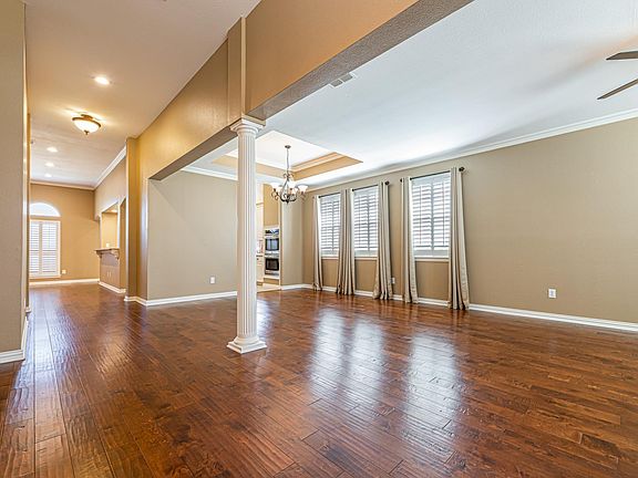 2nd image of 2817 Royal Troon Dr