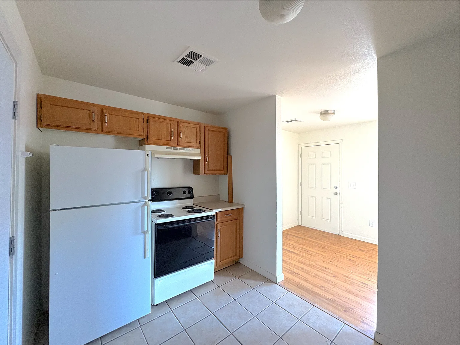 1 bed, 500 sqft, $1,000 — Photo 4