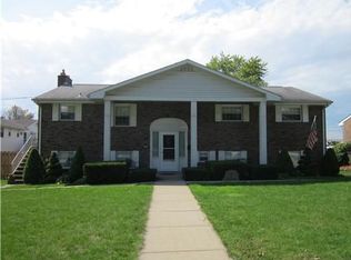 428 Glenview Dr, Lower Burrell, PA 15068