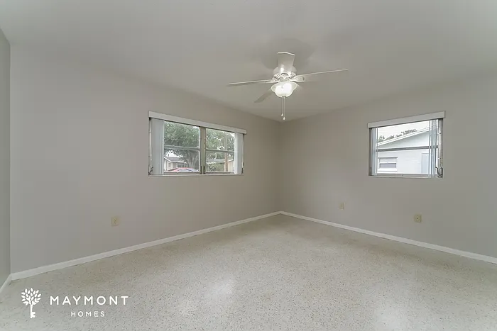 850 17th Ter NE — Photo 10