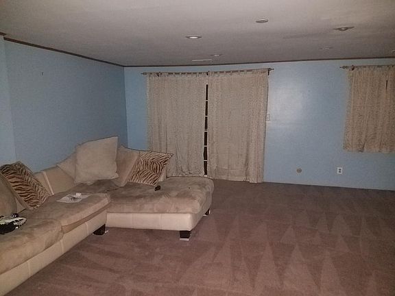 3rd image of 1535 Stoney Ln #B