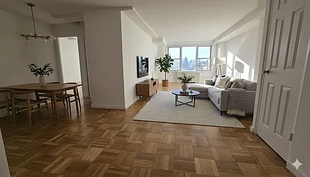 33 Greenwich Avenue, #15B