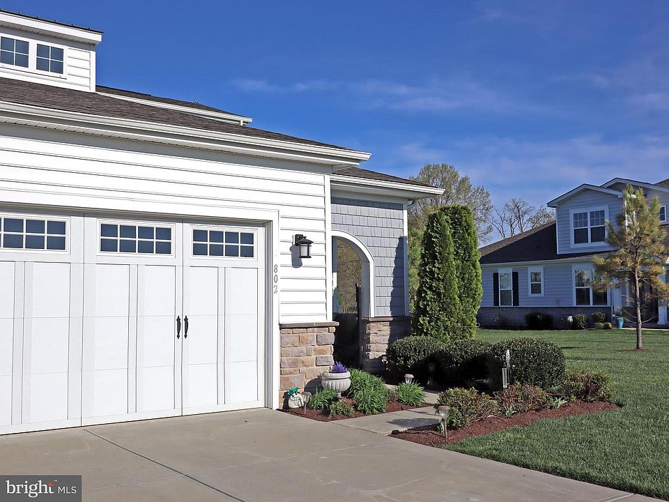 2nd image of 802 Moorings Cir Unit 21