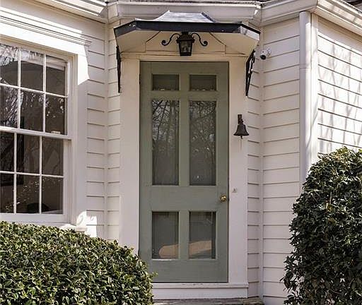 4th image of 361 Redland Rd NW