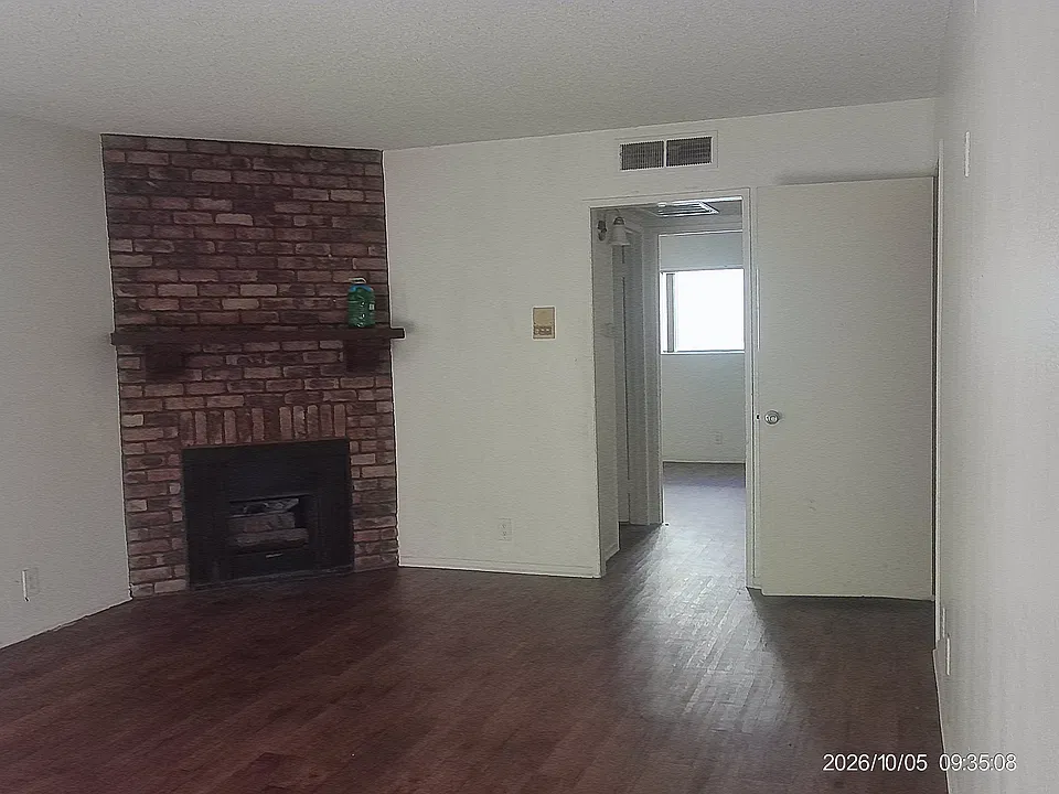 14734 Victory Blvd #104