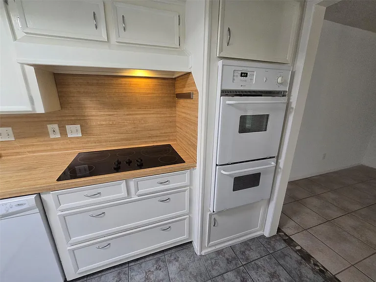 9802 Sagepike Dr — Photo 14