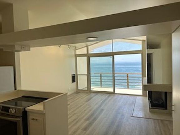 3rd image of 20710 Pacific Coast Hwy