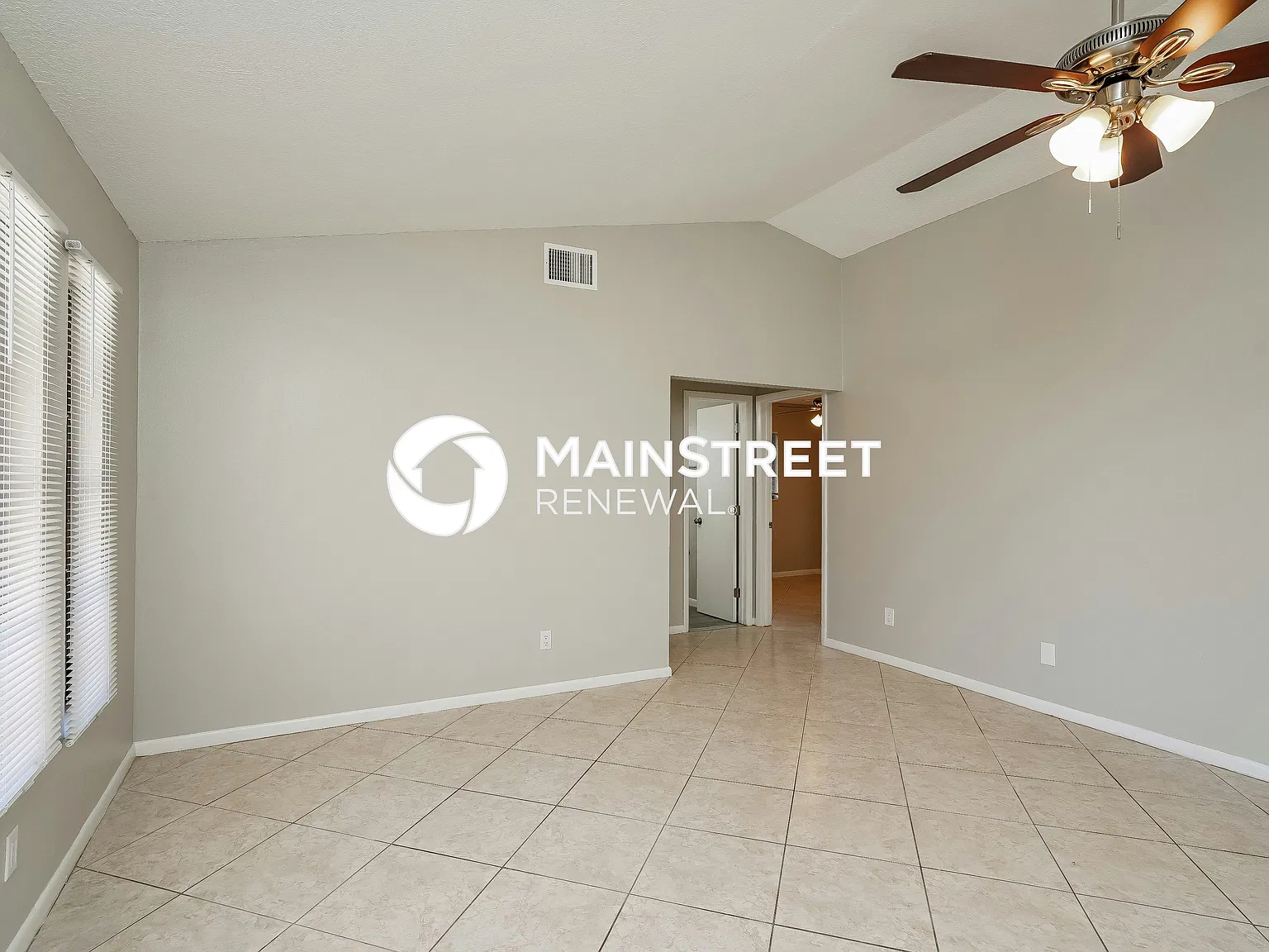 3010 SW Santa Barbara Pl — Photo 2