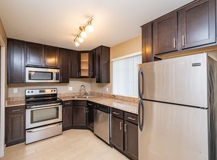 207 1/2 6th St APT 2, Coralville, IA 52241