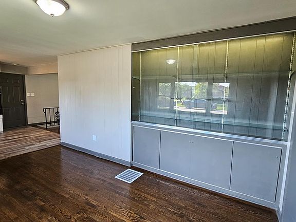 5th image of 3694 W 21st Ave