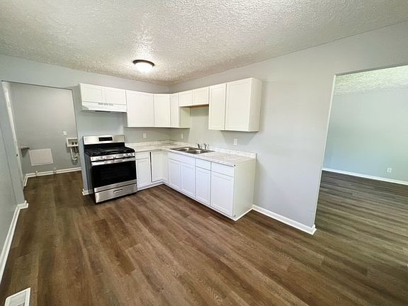 4909E18thKitchen1_05112023