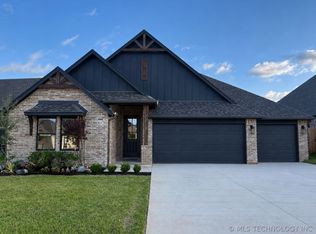 7210 E Queens Pl, Broken Arrow, OK 74014