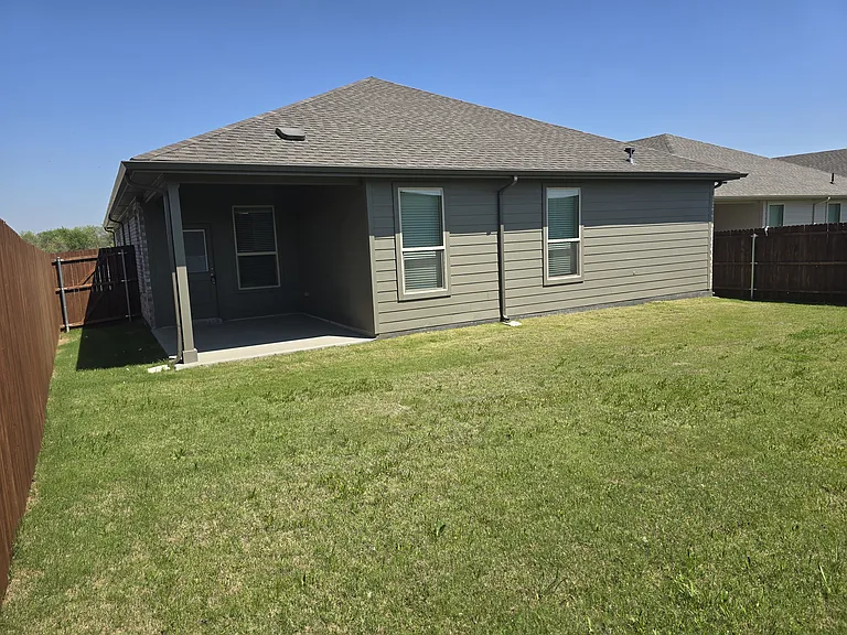 7709 Tuscarora Dr — Photo 4