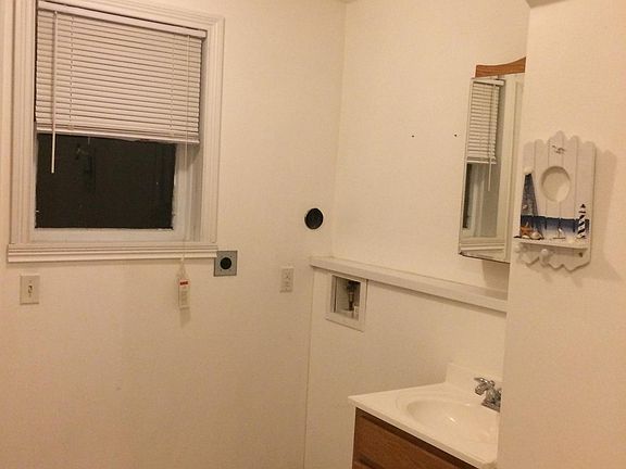 3rd image of 4111 Franklin St