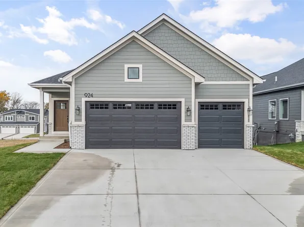 924 Roosevelt St, Polk City, IA 50226